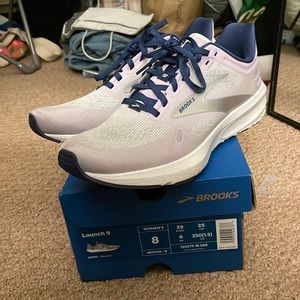 Brooks Launch 9 women’s size 8